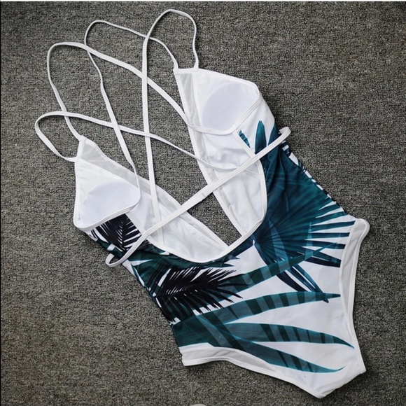 ❗️1 LEFT❗️Beautiful One Piece Leaf Swimsuit - Picture 3 of 8